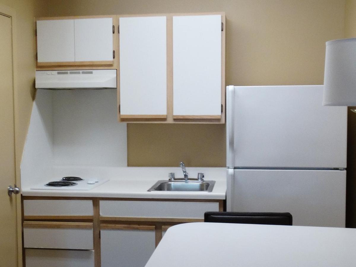 Extended Stay America Select Suites - Raleigh - Research Triangle Park - Hwy 55 Дърам Екстериор снимка