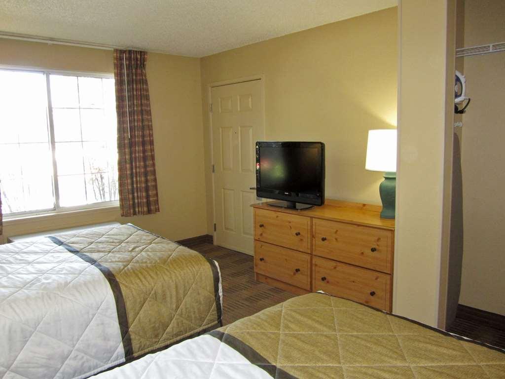 Extended Stay America Select Suites - Raleigh - Research Triangle Park - Hwy 55 Дърам Стая снимка