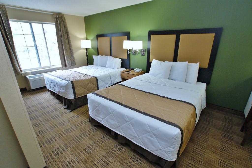 Extended Stay America Select Suites - Raleigh - Research Triangle Park - Hwy 55 Дърам Екстериор снимка