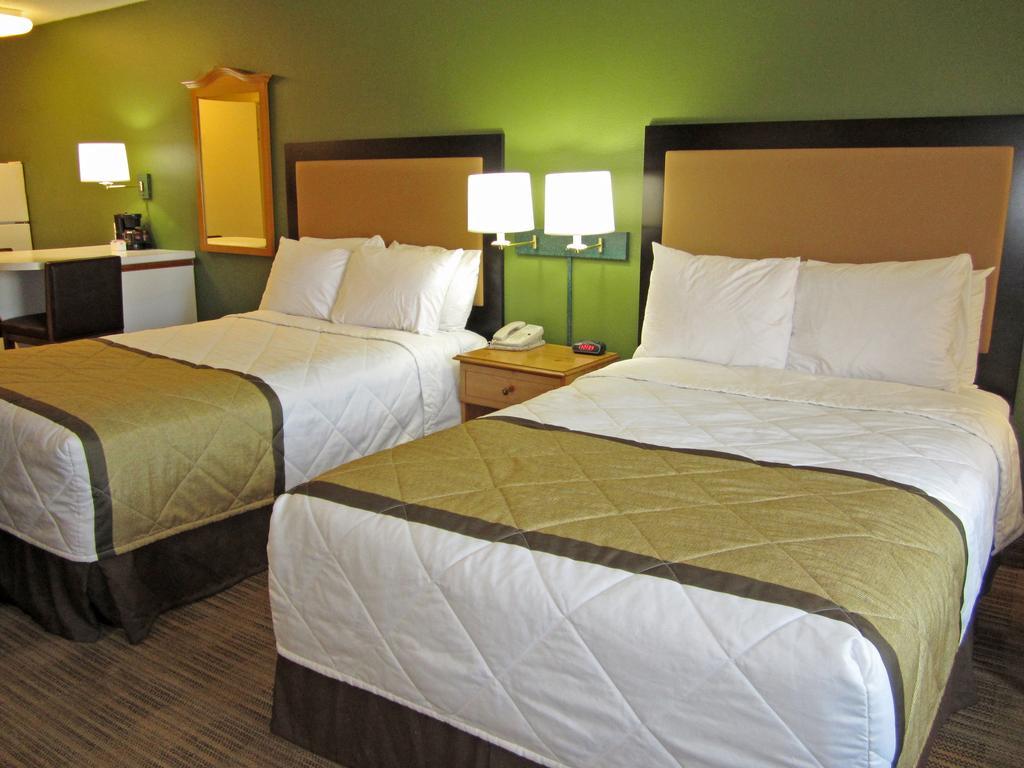 Extended Stay America Select Suites - Raleigh - Research Triangle Park - Hwy 55 Дърам Екстериор снимка