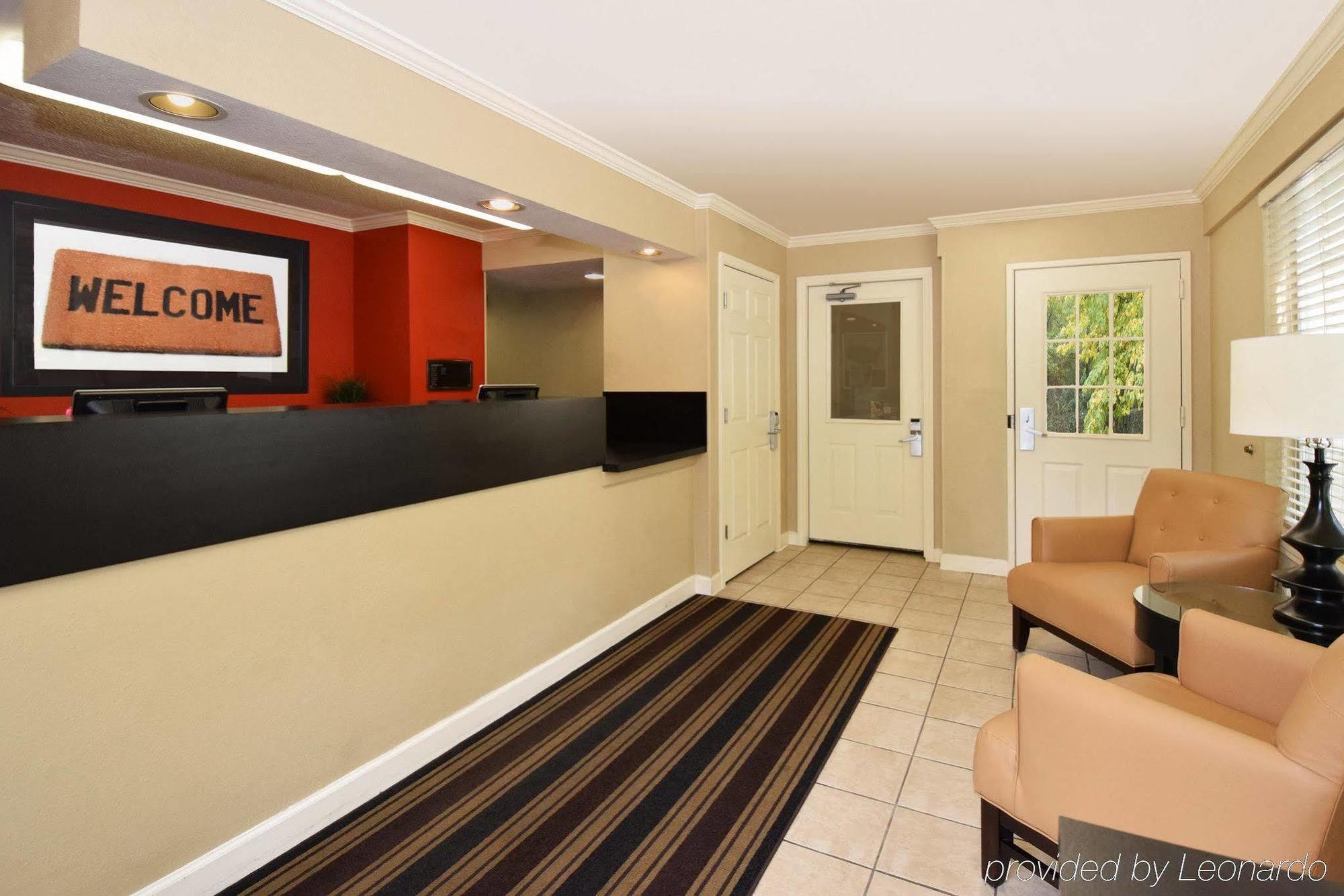 Extended Stay America Select Suites - Raleigh - Research Triangle Park - Hwy 55 Дърам Екстериор снимка